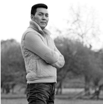 Зориг гарган тайчсан Б.Чинзоригийг үзэгчид…